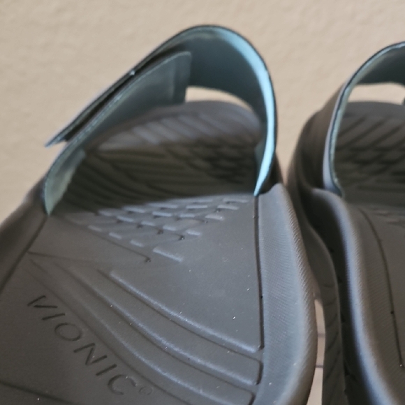 Vionic Unisex Charcoal Slide Sandals Size W 11/ M 9.5 main image 4